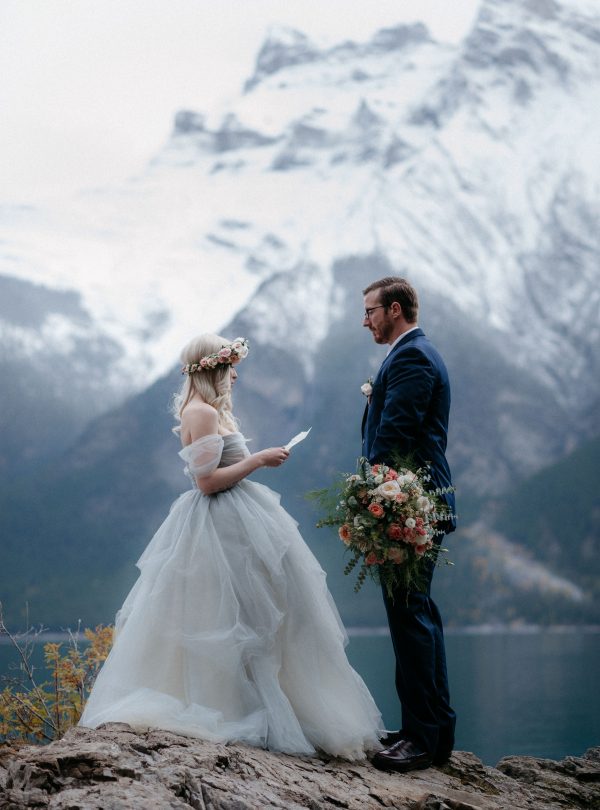 Liz + Kanan – Банф ELOPEMENT |  Фото by Hennygraphy
