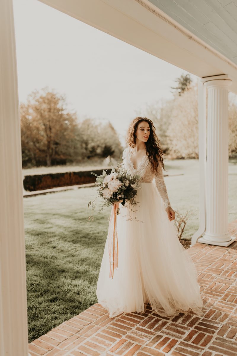 Lace ivory wedding dress by Anna Skoblikova