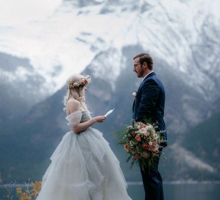 Liz + Kanan – Банф ELOPEMENT |  Фото by Hennygraphy